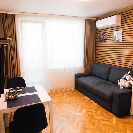 White Central Apartment Varna Bagian luar foto