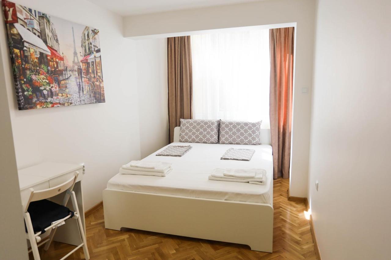 White Central Apartment Varna Bagian luar foto