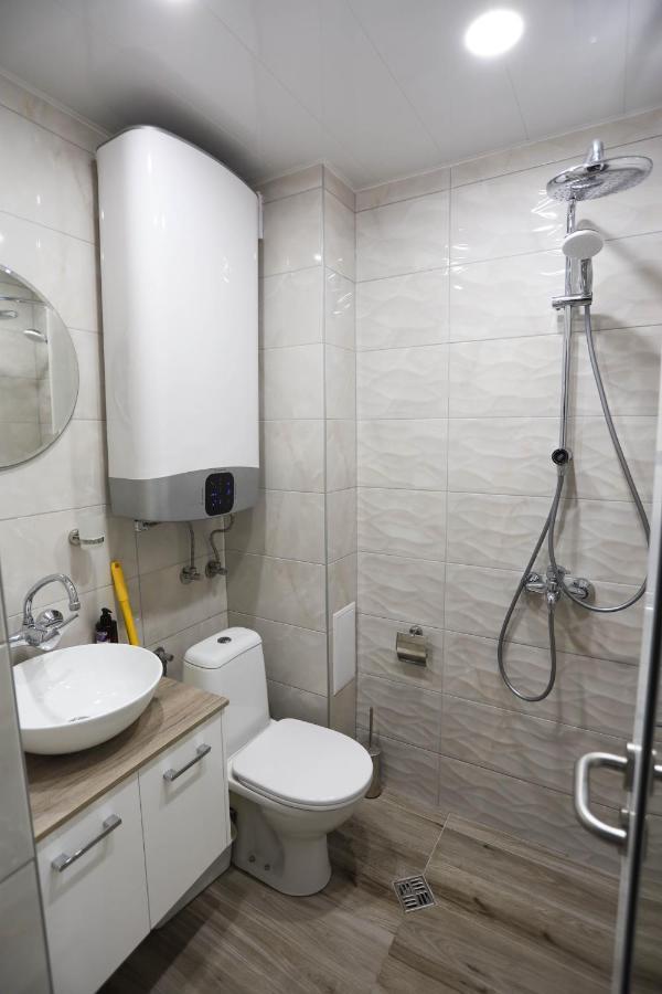 White Central Apartment Varna Bagian luar foto