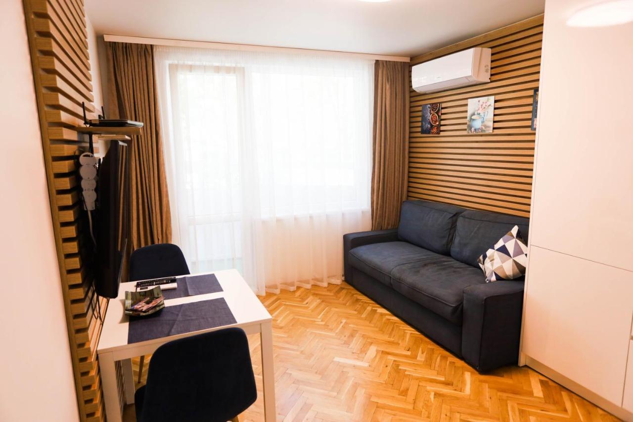 White Central Apartment Varna Bagian luar foto