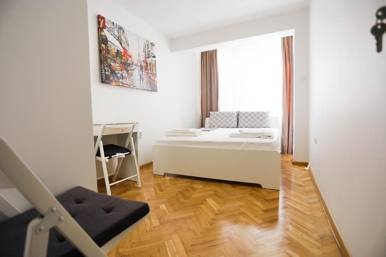 White Central Apartment Varna Bagian luar foto